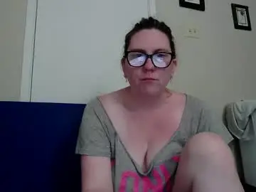 fuzzypeaches87 from chaturbate