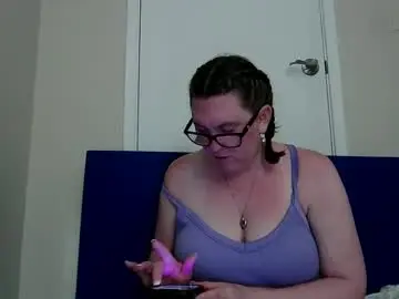 Chaturbate Free Porn Cam of fuzzypeaches87