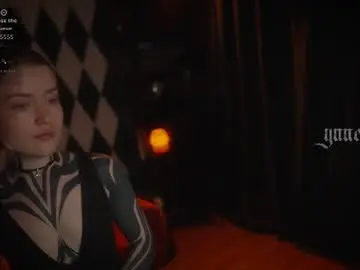 Chaturbate Sex Cam of ynnenbrynn