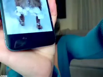 Chaturbate Live Sex Cam of x_lily_x