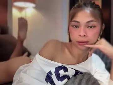 suckablechick from chaturbate
