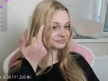 Chaturbate Live Sex Cam of melonipinkbb