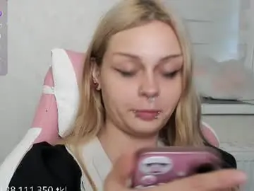 Chaturbate Adult Video Chat of melonipinkbb