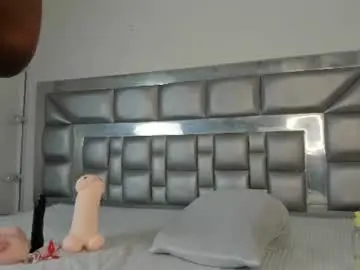 Chaturbate Free Porn Cam of marianreynolds