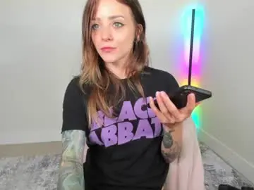 Chaturbate Live Sex Cam of astridluxe