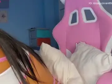 Chaturbate Live Sex Cam of alice_guzman1