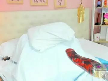 Chaturbate Live Sex Cam of emi_sary