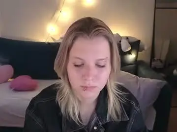 Chaturbate Live Sex of viki_charm