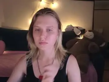 Chaturbate Live Sex Cam of viki_charm