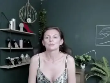 Chaturbate Free Live Porn of vivian_dream