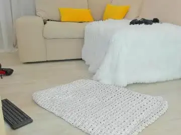 Chaturbate Live Sex Cam of linapearl
