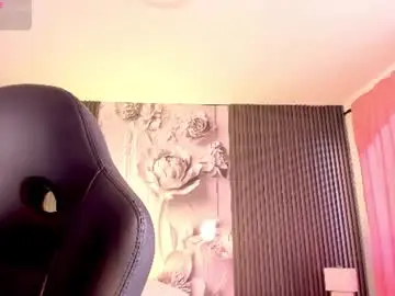 Chaturbate Free Live Porn of michellepreston_