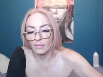 nadinnnea from chaturbate