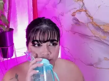 Chaturbate Watch Live Sex Cams of trixxiee_