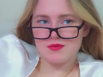 Chaturbate Best live sex cam show of lexireadway