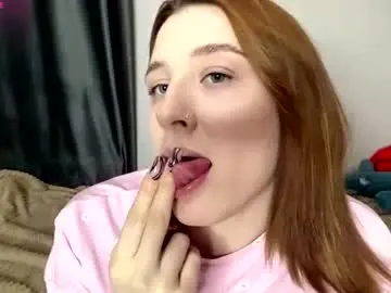 Chaturbate Live Sex Cam of katricetkacik