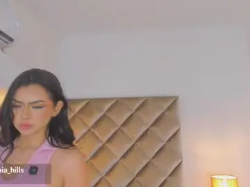 Chaturbate Live Sex of malaia_hills