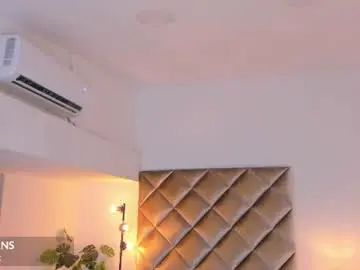 Chaturbate Free Live Porn of malaia_hills