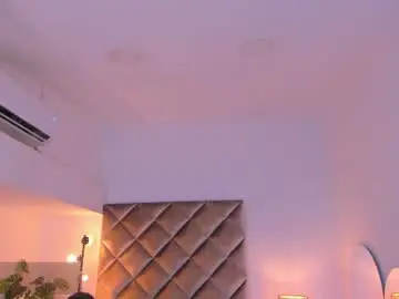 Chaturbate Free Live Porn of malaia_hills