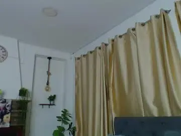 Chaturbate Live Sex Cam of emma_hassani