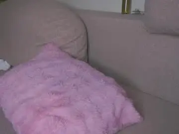 Chaturbate Live Sex Cam of rhebageigel