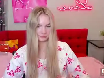Chaturbate Free Porn Cam of evelineamore