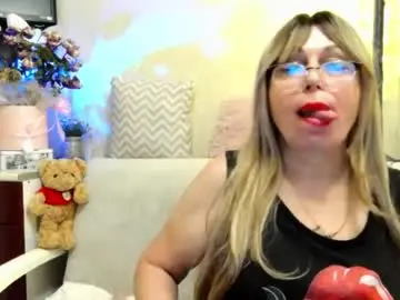 susiexnoreen from chaturbate