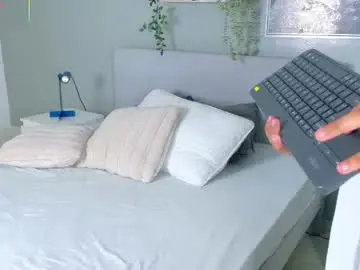 Chaturbate Live Sex of amelialaurent_