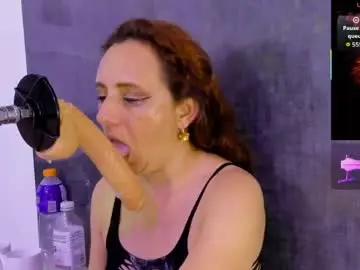 Chaturbate Private Sex Chat of issys_milf