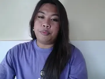 hoelykarina from chaturbate