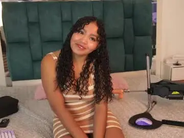 Chaturbate Live Sex Cam of aradia_01