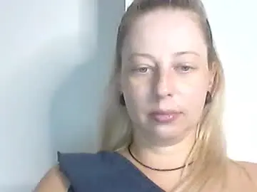 Chaturbate Live Sex Cam of charmingmila