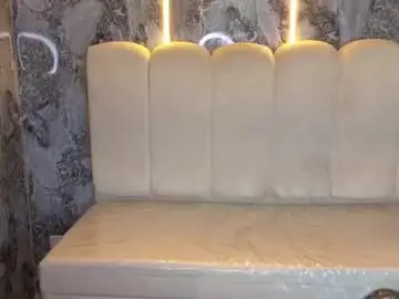 Chaturbate Live Sex Cam of adarasuri_v