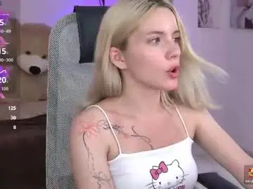 Chaturbate Live Sex Cam of aurorawrenfield