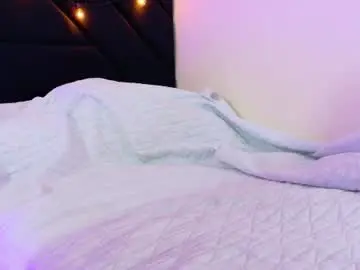 Chaturbate Live Sex of hornybarelylegalgirl