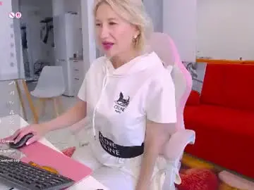Chaturbate Live Sex Cam of marysantamonika