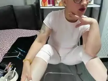 Chaturbate Free Porn Cam of bisexyeliz35