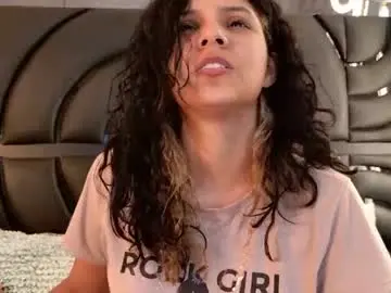 irissross from chaturbate