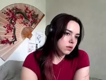 frosted_bloom from chaturbate