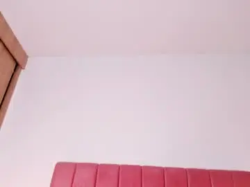 Chaturbate Live Sex Cam of crystal_hartx