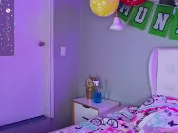 Chaturbate Live Sex Cam of danaee_shy