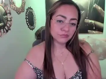 Chaturbate Live Sex Cam of marianalopez81