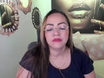 Chaturbate Live Sex Cam of marianalopez81
