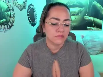 Chaturbate Live Sex Cam of marianalopez81