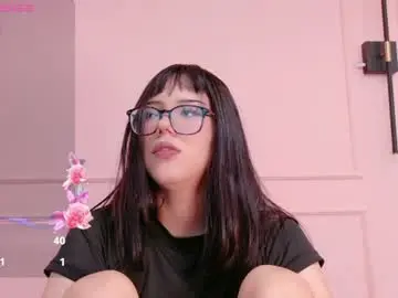 Chaturbate Live Sex Cam of mia_colllins