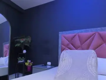 Chaturbate Best live sex cam show of mia_milff