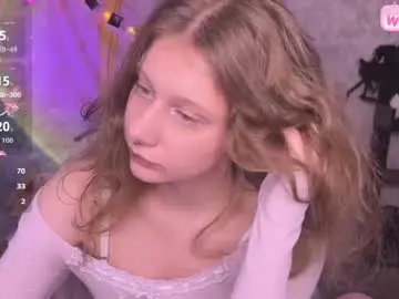 l1ttlekiki from chaturbate