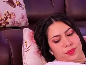 Chaturbate Live Sex Cam of lara_giraldo