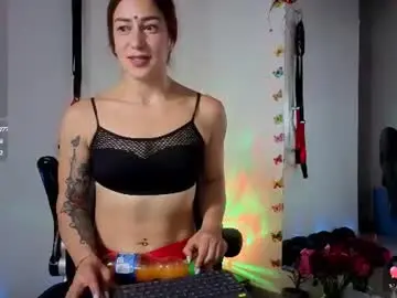 Chaturbate Live Sex Cam of scarlett_fire5
