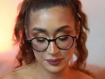 Chaturbate Free Live Porn of aileenaxa